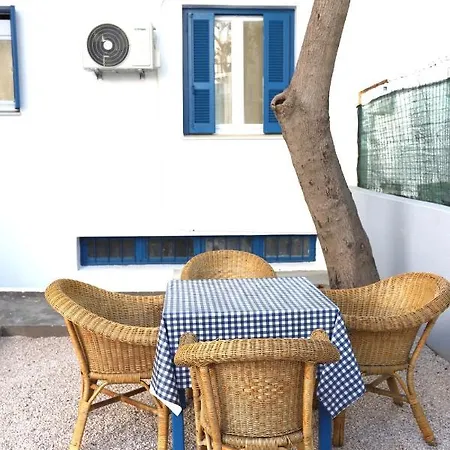 Rhodes Town Garden Апартаменти *
